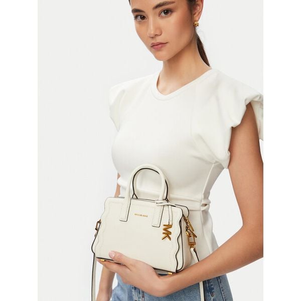 Torebka MICHAEL Michael Kors. Białe torebki klasyczne MICHAEL Michael Kors, bez wzorów, bez dodatków. Za 690.99 zł.