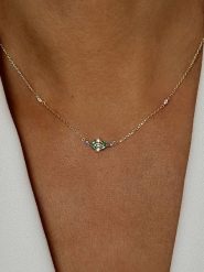 Les Petites Précieuses Pozłacany naszyjnik z elementem ozdobnym - dł. 40 cm rozmiar: onesize. Niebieskie naszyjniki Les Petites Précieuses, z cyrkonią, pozłacane. Za 118.28 zł.