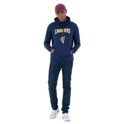 Bluza z kapturem Cleveland Cavaliers NBA. Niebieskie bluzy New Era, bez wzorów, z kapturem. W wyprzedaży za 228.00 zł.