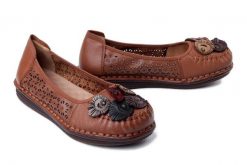 Artiker Relaks 58C0555 brązowy, półbuty damskie. Brązowe baleriny Artiker Relaks, bez wzorów, ze skóry, bez obcasa. Za 284.90 zł.