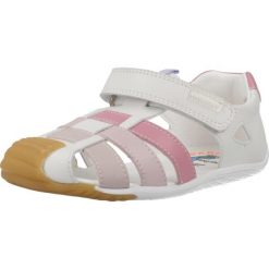 Sandały PABLOSKY 069805P Biały. Białe sandały PABLOSKY, bez wzorów, z tkaniny, bez obcasa, bez zapięcia. Za 225.99 zł.