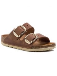 Birkenstock Klapki Arizona Big Buckle 1011073 Brązowy. Brązowe klapki Birkenstock, bez wzorów, ze skóry, bez obcasa. Za 679.99 zł.
