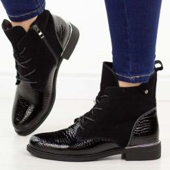 Czarne crock skórzane botki damskie płaskie Filippo Dbt4749/25. Czarne botki Filippo, na jesień, bez wzorów, z lakierowanej skóry, z okrągłym noskiem, bez obcasa, na płaskiej podeszwie, bez zapięcia. Za 319.00 zł.