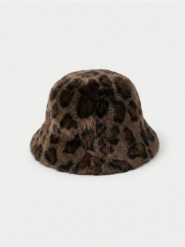 Kapelusz bucket hat ze sztucznego futra w panterkę - wielobarwny. Kapelusze Sinsay, bez wzorów. Za 15.99 zł.