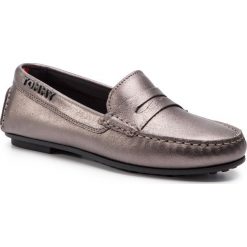 Mokasyny TOMMY HILFIGER - Studs Moccasin FW0FW03793 Black 990. Szare mokasyny TOMMY HILFIGER, bez wzorów, ze skóry, bez obcasa. W wyprzedaży za 299.00 zł.