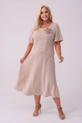 Elegancka sukienka Doris na wesele w kolorze nude PLUS SIZE XXL. Czerwone sukienki Moda Size Plus Iwanek, na imprezę, plus size, bez wzorów, z elastanu, eleganckie, bez kołnierzyka, plus size, bez ramiączek, midi, rozkloszowane. Za 349.90 zł.