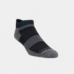 Skarpety biegowe Inov-8 Active Low. Czarne skarpety Inov-8, bez wzorów. Za 39.99 zł.