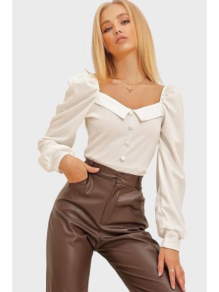 Trend Alaçatı Stili Bluzka w kolorze kremowym rozmiar: XL. Brązowe bluzki Trend Alaçatı Stili, xl, bez wzorów, bez kołnierzyka, bez ramiączek. Za 83.03 zł.