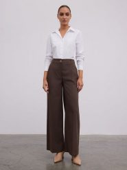 BGN Spodnie w kolorze brązowym rozmiar: 38. Brązowe spodnie materiałowe BGN, na co dzień, bez wzorów, z materiału. Za 144.24 zł.