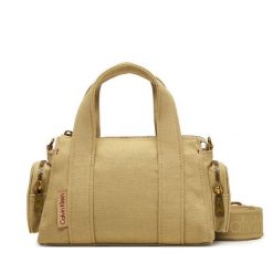 Torebka Calvin Klein. Brązowe torebki klasyczne Calvin Klein, bez wzorów, bez dodatków. Za 449.99 zł.