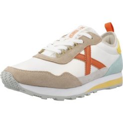 Buty MUNICH UM WMN Biały. Białe obuwie domowe munich, ze skóry, trekkingowe. W wyprzedaży za 407.25 zł.