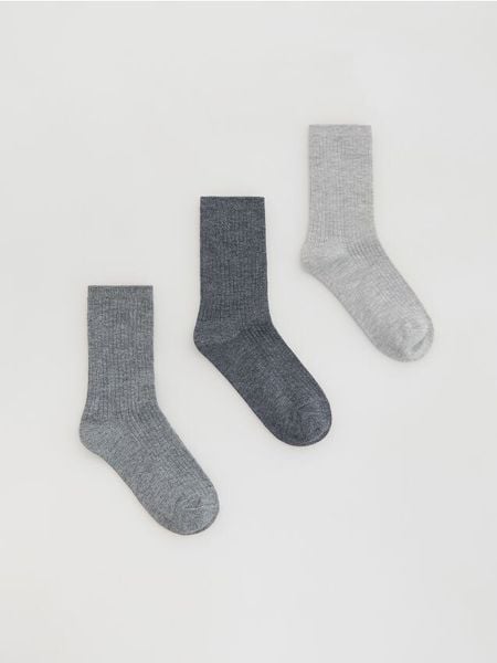 Skarpetki z wełną 3 pack - szary. Szare skarpety Reserved, bez wzorów, z wełny. Za 69.99 zł.