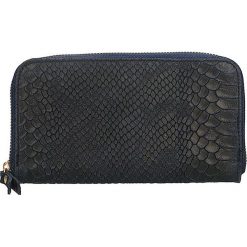 Skórzany portfel w kolorze granatowym - 20 x 11 x 3 cm. Niebieskie portfele ORE10, bez wzorów, z materiału. W wyprzedaży za 109.95 zł.