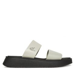 Klapki Calvin Klein Jeans. Białe klapki Calvin Klein Jeans, bez wzorów, z jeansu, bez obcasa. Za 249.99 zł.