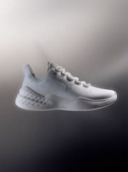 4F Niskie buty do sportów halowych Destroyer damskie - białe 40. Białe obuwie sportowe 4f, z gumy, bez zapięcia, na fitness i siłownię. Za 399.99 zł.
