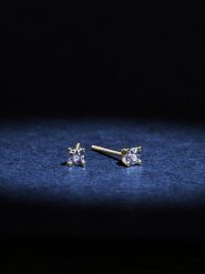 DIAMANTA Złote kolczyki-wkrętki "Petites Puces" z diamentami rozmiar: onesize. Żółte kolczyki DIAMANTA, z diamentem, złote. Za 608.99 zł.