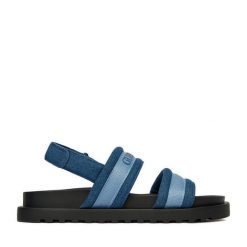 Sandały Guess Jeans. Niebieskie sandały Guess Jeans, z aplikacjami, z jeansu, bez obcasa, na płaskiej podeszwie, bez zapięcia. Za 249.99 zł.