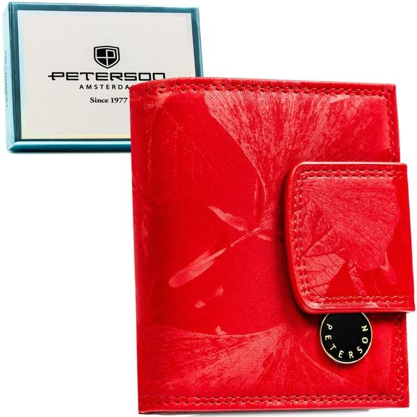 Mały, czerwony portfel damski Peterson PTN PS329-MLF. Czerwone portfele Peterson, z aplikacjami, ze skóry. Za 106.99 zł.