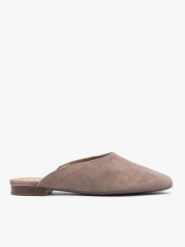 Szare klapki mule. Szare klapki Ryłko, bez wzorów, ze skóry, bez obcasa, na płaskiej podeszwie. Za 329.99 zł.