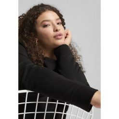 Damska luźna bluza z okrągłym dekoltem i małym logo No.1 ESS PUMA Black. Czarne bluzy Puma, s, bez wzorów, bez kaptura. W wyprzedaży za 144.00 zł.