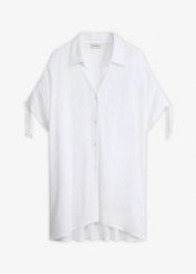 Bluzka plażowa oversize z marszczonej tkaniny. Białe bluzki bonprix, bez wzorów, z tkaniny, bez kołnierzyka, bez ramiączek. Za 97.99 zł.
