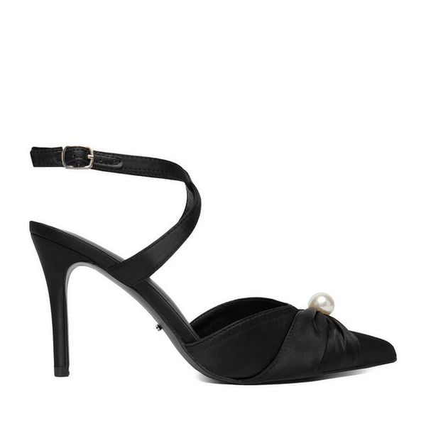 Szpilki DeeZee. Czarne szpilki DeeZee, bez wzorów, bez obcasa, na szpilce, bez zapięcia. Za 149.99 zł.