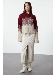 Trendyol Sweter w kolorze kremowo-bordowym rozmiar: M. Czerwone swetry Trendyol, m, bez wzorów, bez ramiączek. Za 78.99 zł.