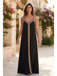 SOULSHAE Sukienka w kolorze czarnym rozmiar: L/XL. Czarne sukienki SOULSHAE, l, bez wzorów, z wiskozy, bez kołnierzyka, bez ramiączek, maxi. Za 169.95 zł.