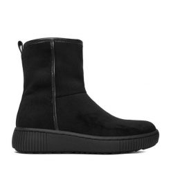 Botki Clara Barson. Czarne botki Clara Barson, bez wzorów, bez obcasa, na płaskiej podeszwie, bez zapięcia. Za 159.99 zł.