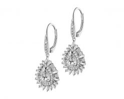 Kolczyki z białego złota z diamentami - 1,74 ct - próba 585. Białe kolczyki Apart, z diamentem, złote. Za 34,990.00 zł.