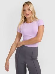 4F T-shirt slim gładki damski - fioletowy S. Fioletowe t-shirty 4f, s, bez wzorów, bez kołnierzyka, bez ramiączek. Za 49.99 zł.