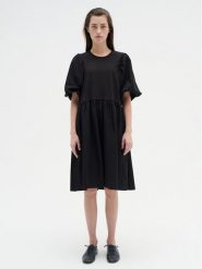 InWear Sukienka codzienna Kisumeiw 30108509 Czarny Loose Fit. Czarne sukienki InWear, na co dzień, s, bez wzorów, z bawełny, bez kołnierzyka, bez ramiączek, proste. Za 139.99 zł.