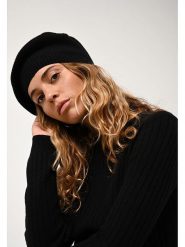 AUTHENTIC CASHMERE Kaszmirowa czapka "Liwi" w kolorze czarnym rozmiar: onesize. Czarne czapki AUTHENTIC CASHMERE, bez wzorów, z kaszmiru. Za 181.33 zł.