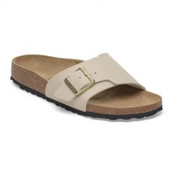 Klapki damskie Birkenstock Catalina Bs. Brązowe klapki Birkenstock, bez wzorów, z materiału, bez obcasa. Za 527.00 zł.
