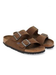 Birkenstock Skórzane klapki "Arizona SFB" w kolorze jasnobrązowym rozmiar: 41. Brązowe klapki Birkenstock, bez wzorów, ze skóry, z otwartym noskiem, bez obcasa. Za 412.88 zł.