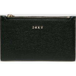 Dkny - Portfel skórzany. Czarne portfele DKNY, bez wzorów, z materiału. W wyprzedaży za 199.90 zł.