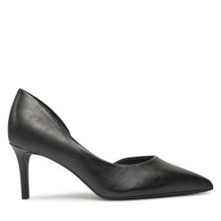 Szpilki Tamaris. Czarne szpilki Tamaris, bez wzorów, bez obcasa, na szpilce, bez zapięcia. Za 259.99 zł.