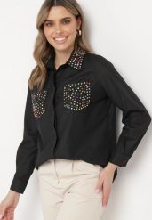 Czarna Koszula o Klasycznym Kroju Ozdobiona Cyrkoniami Eiremsa. Czarne koszule Born2be, m, bez wzorów, eleganckie, bez kołnierzyka, bez ramiączek. Za 69.99 zł.