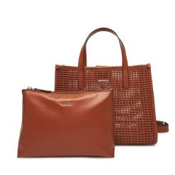 Torebka Guess. Brązowe torebki klasyczne Guess, z aplikacjami, bez dodatków. Za 719.99 zł.