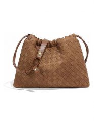 SUVRAI Torebka w kolorze jasnobrązowym - 32 x 26 x 13 cm rozmiar: onesize. Brązowe torby na ramię SUVRAI, bez wzorów, z materiału, na ramię, bez dodatków. Za 108.99 zł.