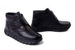 ARTIKER RELAKS 57C2149 czarny, botki damskie. Czarne botki Artiker Relaks, bez wzorów, z polaru, bez obcasa, bez zapięcia. Za 299.90 zł.