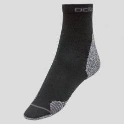 Skarpetki do biegania dla dorosłych Odlo Ceramicool QUARTER. Czarne skarpety Odlo, bez wzorów. Za 79.99 zł.