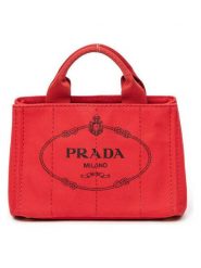 PRADA Torebka w kolorze czerwonym - 28 x 18 x 15 cm rozmiar: onesize. Czerwone torebki klasyczne Prada, bez wzorów, z materiału, bez dodatków. Za 3,145.99 zł.