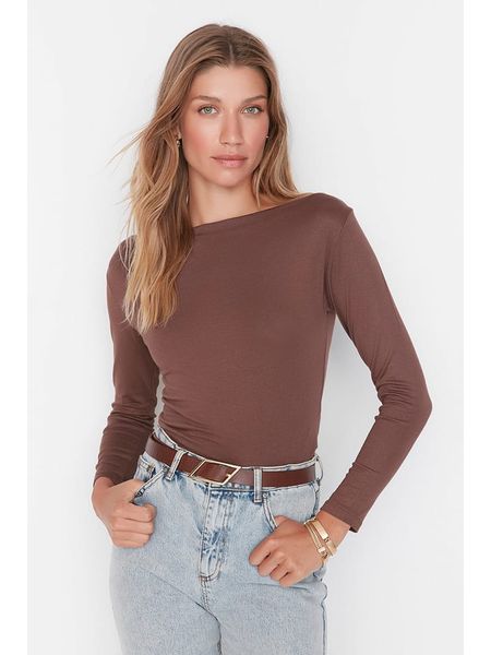 Trendyol Koszulka w kolorze brązowym rozmiar: XS. Brązowe bluzki Trendyol, xs, bez wzorów, bez kołnierzyka, bez ramiączek. Za 37.12 zł.