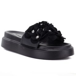 Klapki damskie na platformie w kwiaty czarne D&A by S.Barski MR61-9015. Czarne klapki D&A, z aplikacjami, ze skóry ekologicznej, bez obcasa, na platformie. Za 179.99 zł.