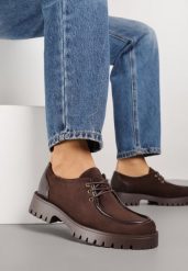 Brązowe Sznurowane Półbuty Mokasyny w Żeglarskim Stylu Charnys. Brązowe mokasyny Born2be, bez wzorów, z jeansu, bez obcasa. Za 119.99 zł.