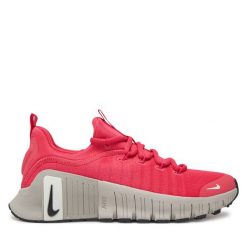 Buty na siłownię Nike. Czerwone obuwie sportowe Nike, bez zapięcia, na fitness i siłownię. Za 549.99 zł.