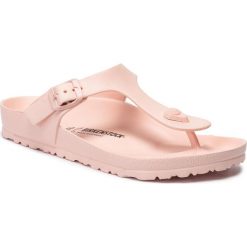 Japonki BIRKENSTOCK - Gizeh EVA 1014569 Rose. Czerwone klapki Birkenstock, bez wzorów, z tworzywa sztucznego, bez obcasa. Za 119.00 zł.