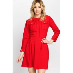 Czerwona Sukienka Restrict. Czerwone sukienki Born2be, s, bez wzorów, eleganckie, bez kołnierzyka, bez ramiączek, mini, rozkloszowane. Za 99.99 zł.