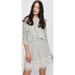 Scotch & Soda - Sukienka. Białe sukienki Scotch & Soda, na co dzień, l, bez wzorów, z bawełny, casualowe, bez kołnierzyka, bez ramiączek, mini, proste. W wyprzedaży za 499.90 zł.